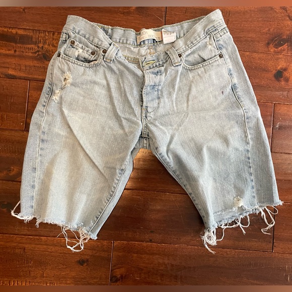 Vintage’06 Levis slouch shorts - Picture 2 of 11